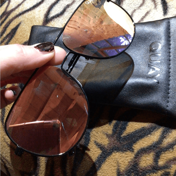 NEW! Super rare Quay Living Large Gold and Pink Sunglasses mirrored main image 4